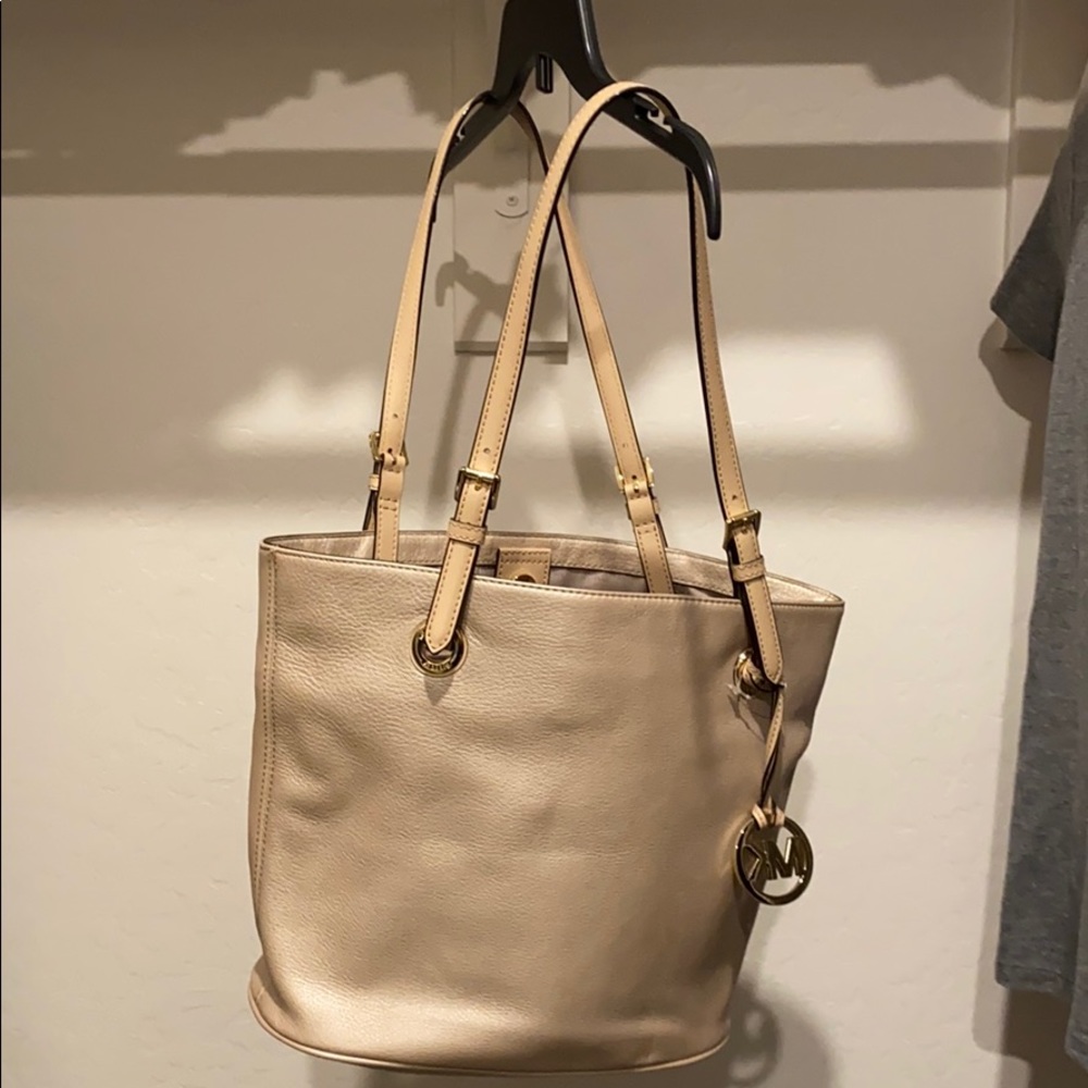 NWOT Michael Kors Leather Shoulder Purse - beige